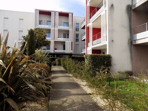 Exterior - Royan - ELEGANTLY FURNISHED GROUND FLOOR APARTMENT - private garden (ROYAN)