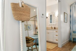 Unclassified image, 5 of 24, button - Bijou: Chloe | Luxury Cottage | Plunge Pool | Full Kitchen (Fredericksburg)