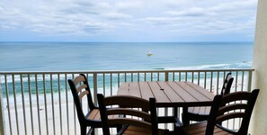 Outdoor dining - BREATHTAKING VIEWS!! Comfortable & casual.  Wonderful pools. On-site gym (Orange Beach)