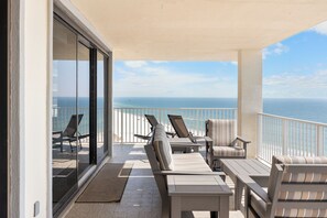 Terrace/patio - BREATHTAKING VIEWS!! Comfortable & casual. Wonderful pools. On-site gym (Orange Beach)