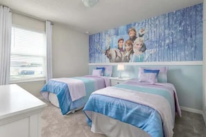 5 bedrooms, iron/ironing board, WiFi, bed sheets