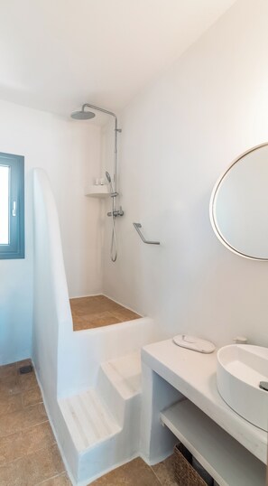 Hair dryer, towels, soap, shampoo - Infinity Vista Suite / Sea view with private Terrace (Ormos Panormou)
