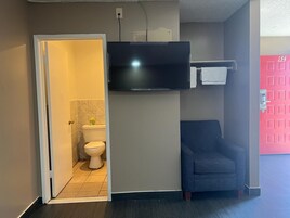 Deluxe Double Room | Television