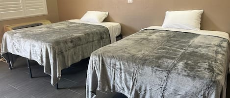 Soundproofing, free WiFi, bed sheets