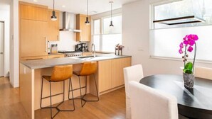 Coffee/tea maker, fridge, microwave, oven - Modern Downtown Boulder Home, Rooftop Deck & Flatiron Views (Boulder)
