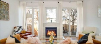 Modern Downtown Boulder Home, Rooftop Deck & Flatiron Views