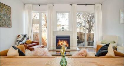 Modern Downtown Boulder Home, Rooftop Deck & Flatiron Views
