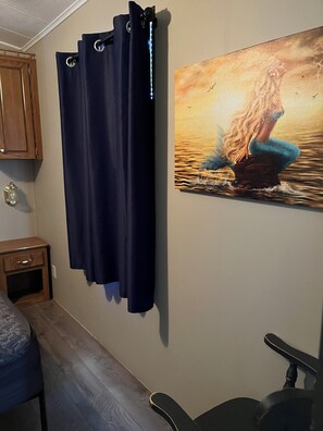2 bedrooms, iron/ironing board, WiFi, wheelchair access - Stunning Lakeview Cottage @Sherkston Shores Resort and Camp ground. (Port Colborne)