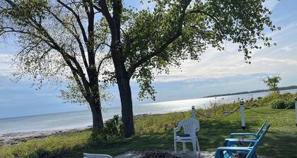 Stunning  Lakeview Cottage @Sherkston Shores Resort and Camp ground.
