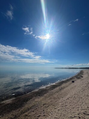 Beach - Stunning Lakeview Cottage @Sherkston Shores Resort and Camp ground. (Port Colborne)