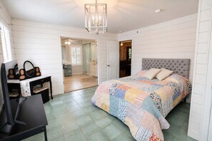 4 bedrooms, free WiFi, bed sheets