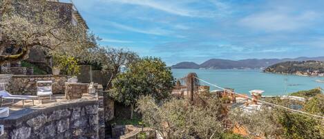 Vue depuis lâhĂ©bergement