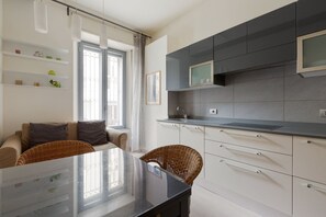 Interior - GuestHost - Bright Apartment - 650 m far from Arco della Pace (Milano)