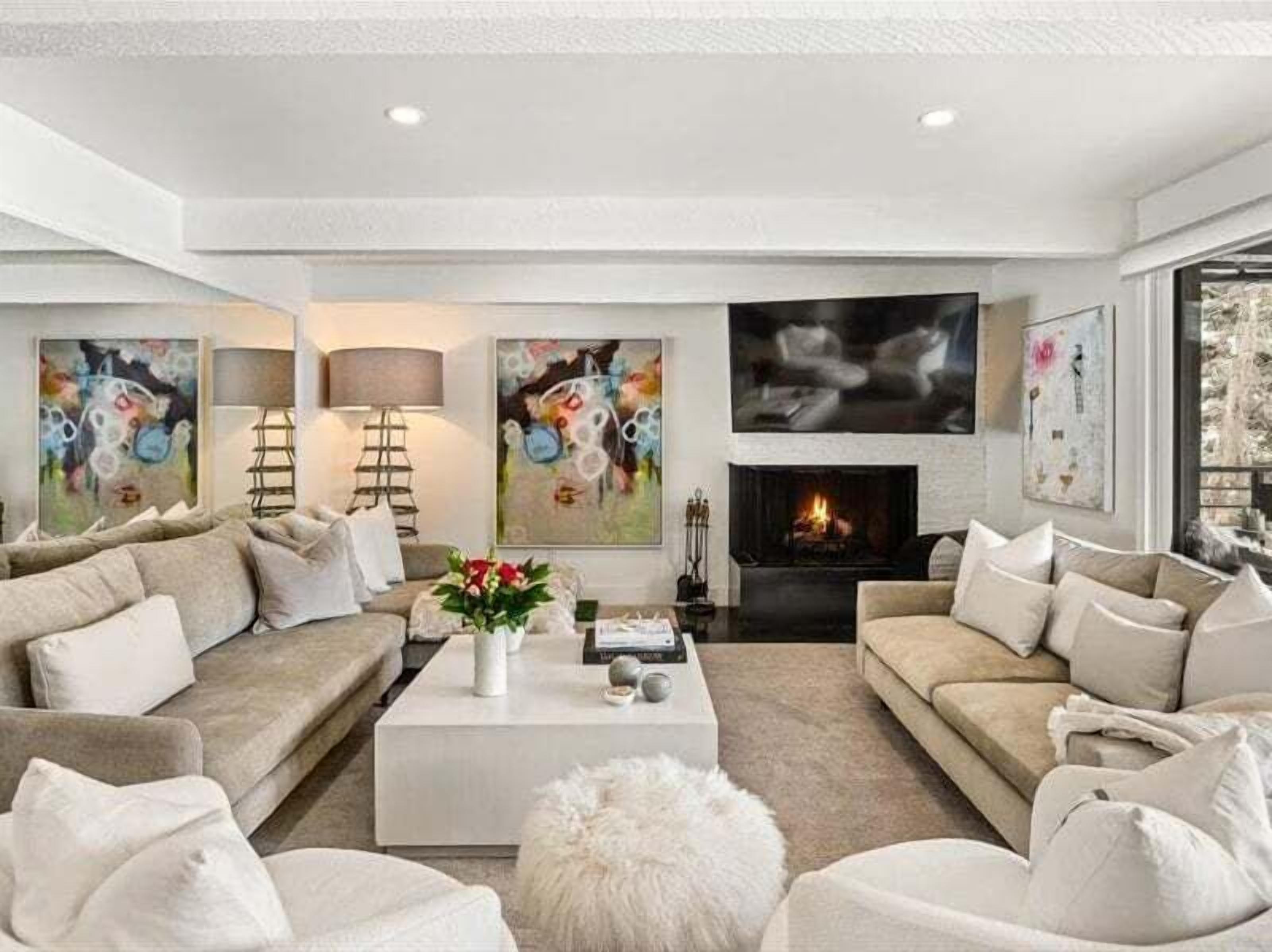 TV, fireplace