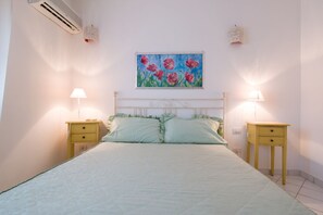 2 bedrooms, bed sheets