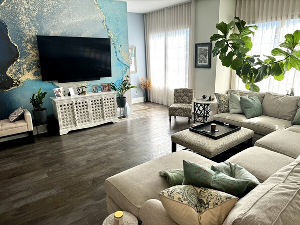 Smart TV, books, stereo