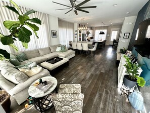 Smart TV, books, stereo - Spacious 2 BR Urban Oasis at Castleberry Station in downtown Atlanta (Atlanta)