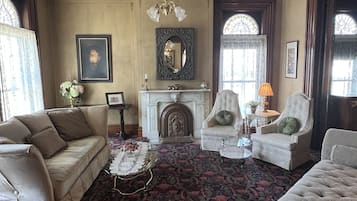 Smart TV, fireplace, books