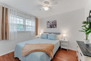 4 chambres, fer et planche à repasser, lit parapluie, Wi-Fi gratuit