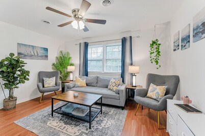 Cozy Pet-Friendly 3BR • Near Norfolk Beaches