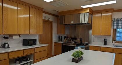 Hunters Lodge in Custer