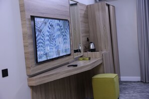 Deluxe vierpersoonskamer | Een strijkplank/strijkijzer, gratis wifi, beddengoed