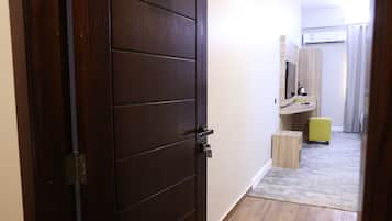 Deluxe Triple Room | Iron/ironing board, free WiFi, bed sheets