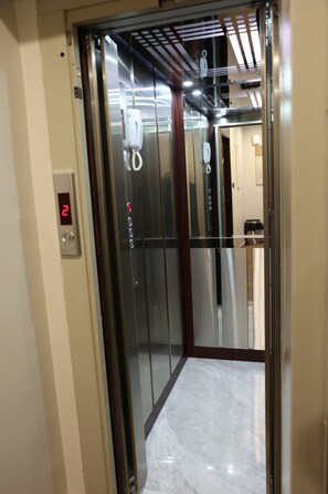 Iron/ironing board, free WiFi, bed sheets - MADINAH DELUXE (Madinah)