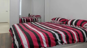 4 bedrooms, iron/ironing board, free WiFi, bed sheets