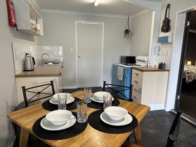 Cute little Ex-Recording studio turned guesthouse. Central & family friendly!