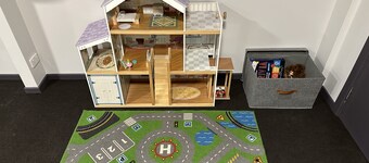 Cute little Ex-Recording studio turned guesthouse. Central & family friendly! 
