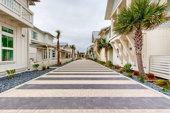 المنطقة المحيطة بالمنشأة