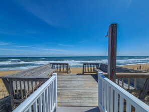 Beach nearby - Sophie's Place - Beautiful OCEANFRONT home in DUCK! 5 bed, 4.5 bath (Duck)