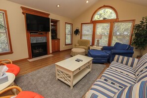 テレビ、DVD プレーヤー