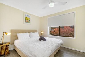 3 quartos, ferros/tábuas de passar roupa, Wi-Fi, roupa de cama