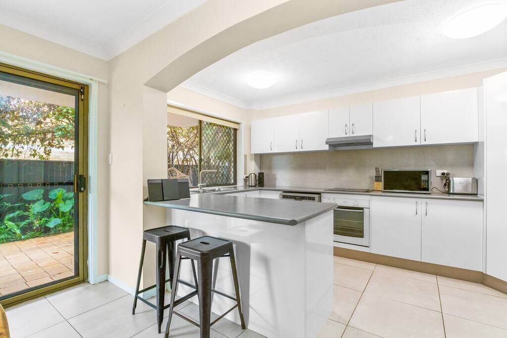 Microwave, oven, stovetop, coffee/tea maker