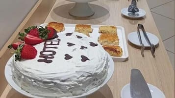 Sudah termasuk sarapan prasmanan setiap hari