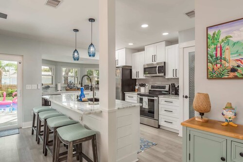 Tropical Oasis with Heated Pool