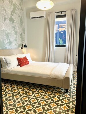 Presidentiële kamer | Een kluis op de kamer, verduisterende gordijnen