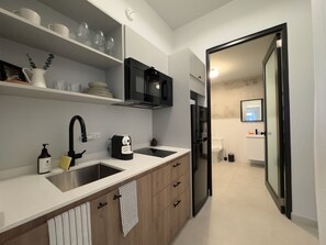 Deluxe Room | Private kitchen