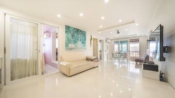 Basic Room, 3 Bedrooms (203) | 1 bedroom, free WiFi