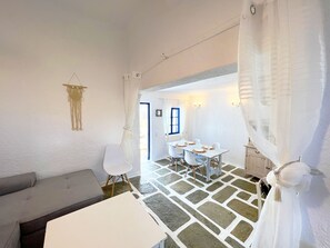 Living area - Sandy Side Mykonos by Angels Group (Mykonos)