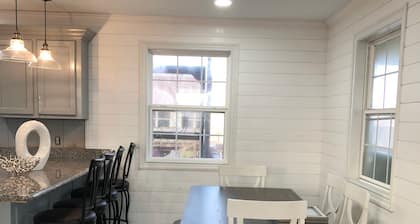 Bright and airy Camp right on the Gulf