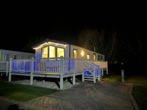 Prime lakeside caravan at Haven Golden Sands