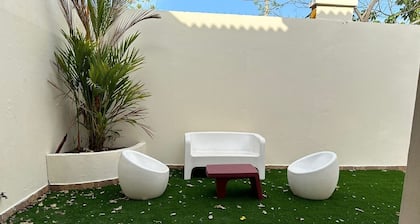 Cozy 3-bedroom townhome with WiFi, AC in fabulous Panamá