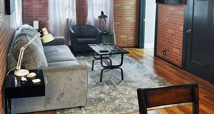 Welcome to Neptune's Cottage: Your Serene beach scape in Galveston, Texas!