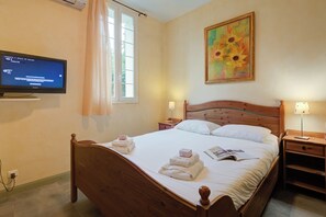 1 Schlafzimmer, Bügeleisen/Bügelbrett, Bettwäsche