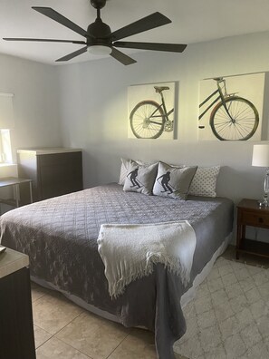 4 عدّة غرف نوم ومكواة/لوح كي وواي فاي مجانًا وملاءات أسرّة