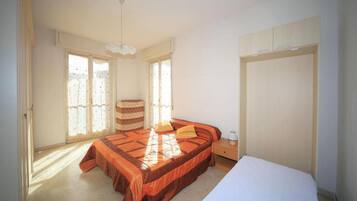 ์ํํธ | 1 ๊ฐ์ ์นจ์ค