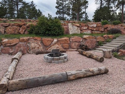 Cozy Apartment in the Beauty of the Black Hills